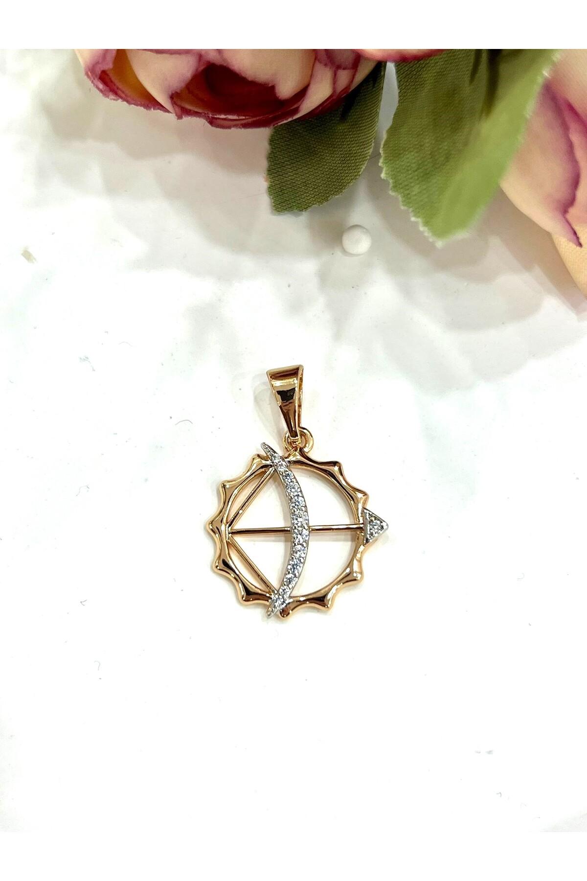 Yay ve Ok Motifli Çelik Kolye Ucu (18k Gold 2x2cm) - Görsel 3