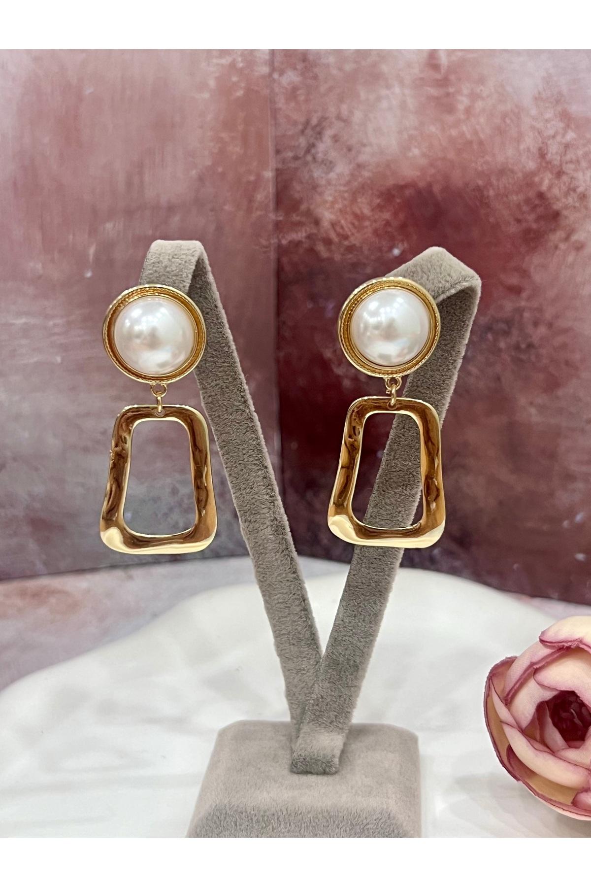 Büyük İnci Uçlu Dikdörtgen Formlu Altın Kaplama Küpe (2x5cm)