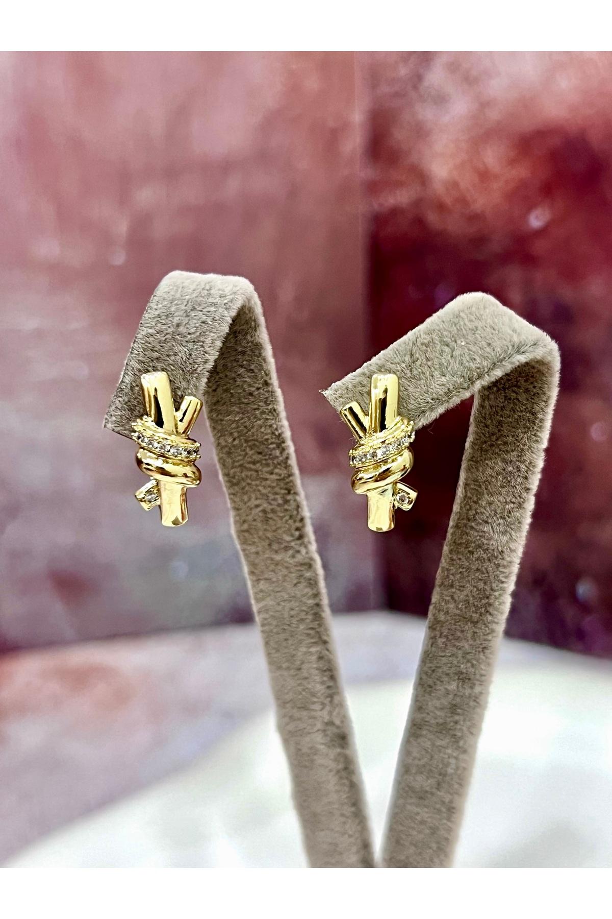 Sonsuzluk Masalı: Işıltılı Düğüm Küpe (14k Gold 1,5/0,8cm)