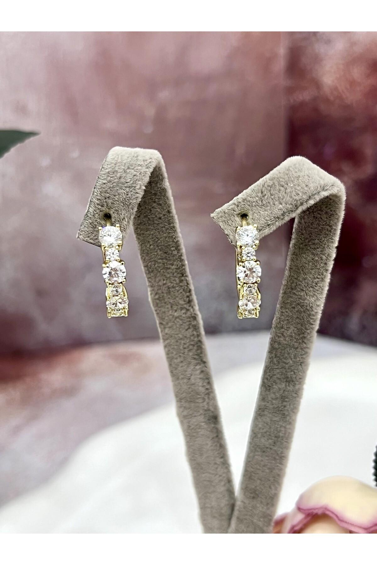 Dört Taş Masalı: Işıltılı Sıralı Gold Küpe (14k Gold 1,6/0,5cm)